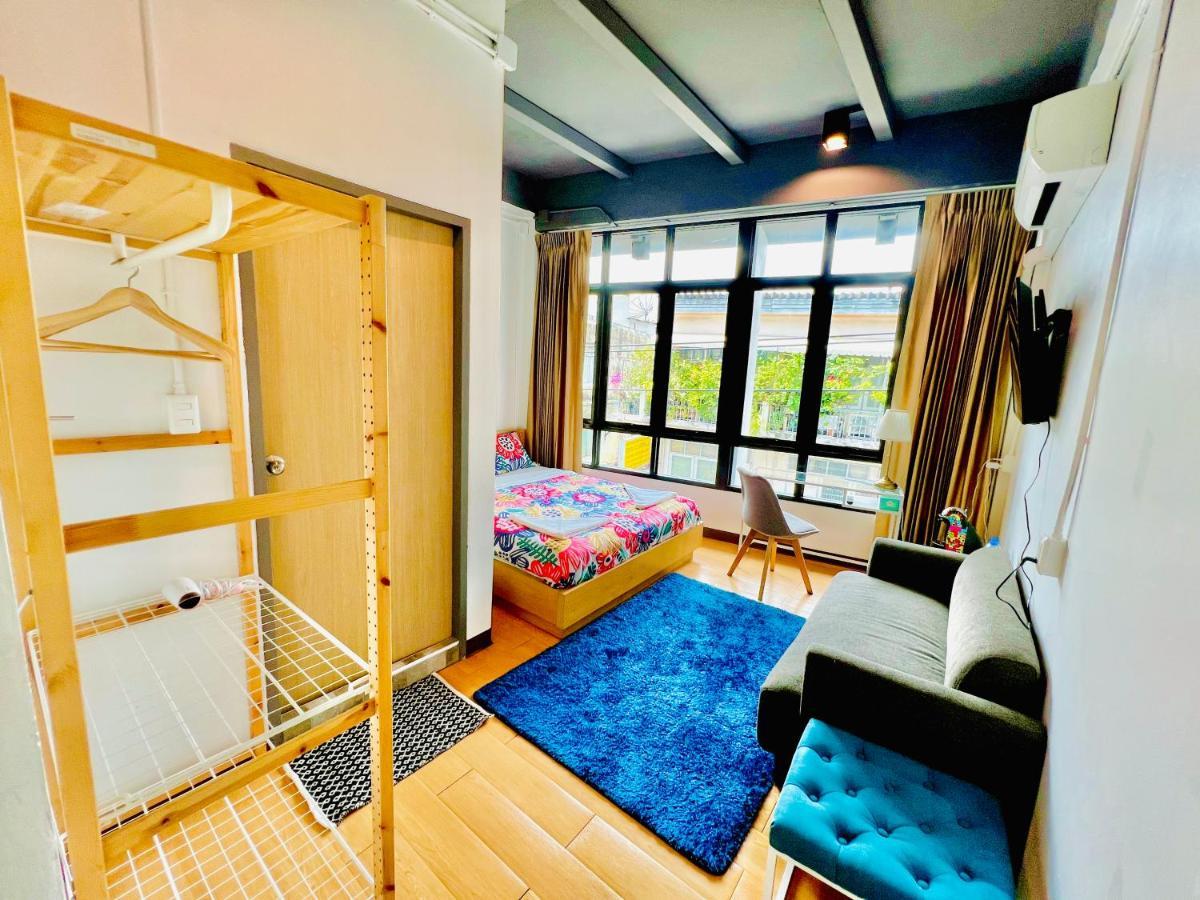 Daraya Hostel Bangkok Bagian luar foto