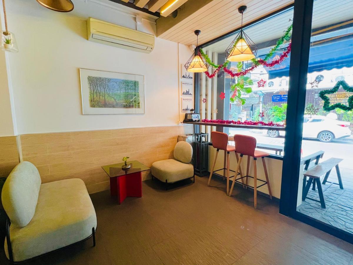 Daraya Hostel Bangkok Bagian luar foto