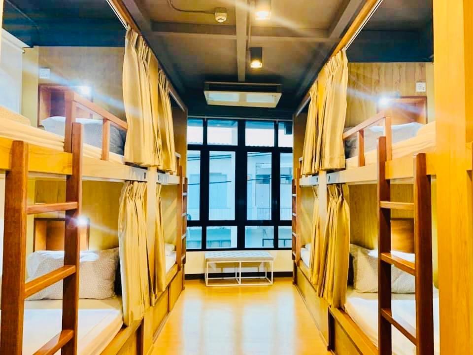 Daraya Hostel Bangkok Bagian luar foto