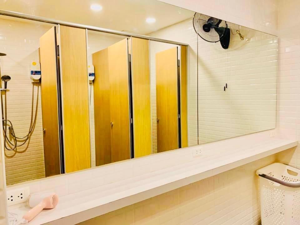 Daraya Hostel Bangkok Bagian luar foto