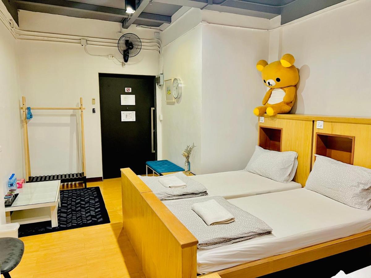Daraya Hostel Bangkok Bagian luar foto