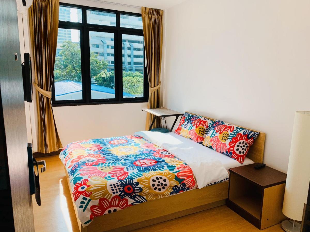 Daraya Hostel Bangkok Bagian luar foto