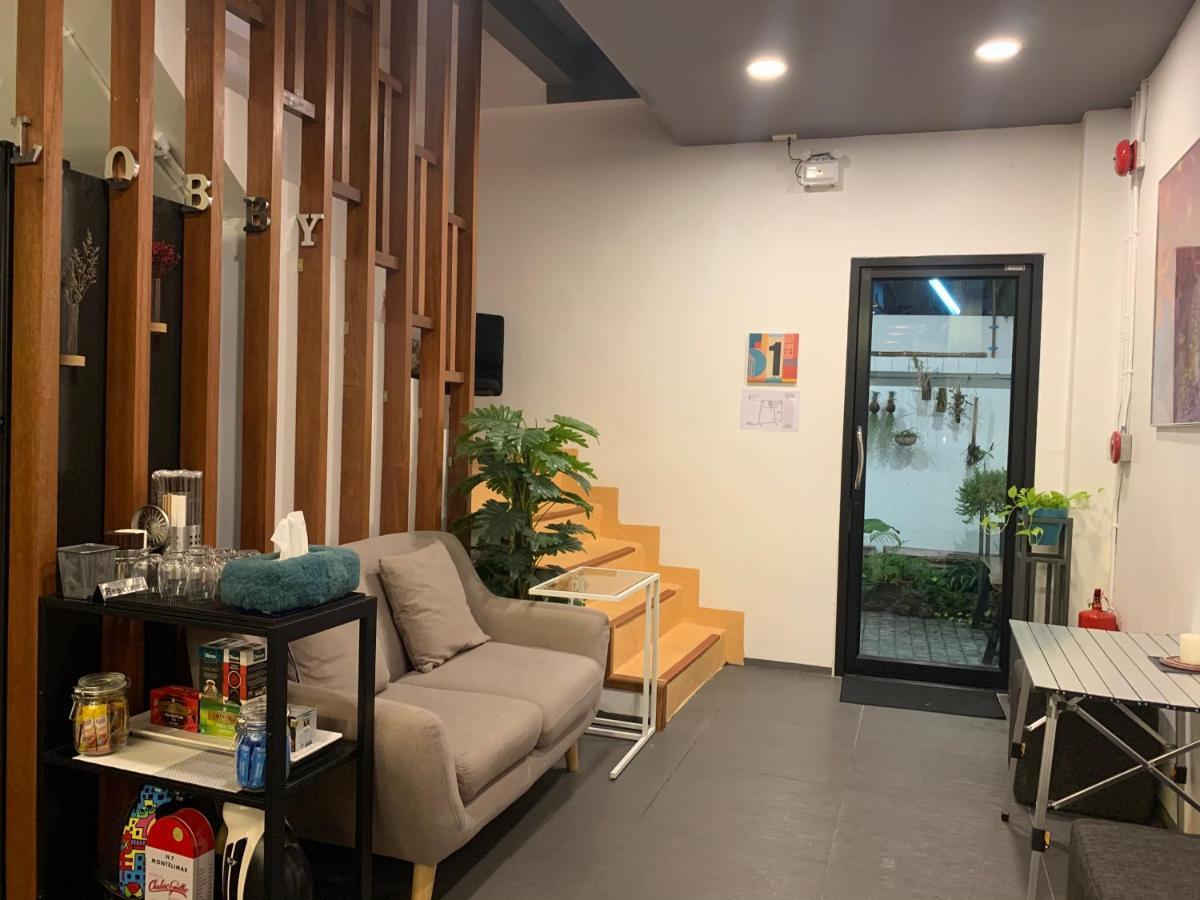 Daraya Hostel Bangkok Bagian luar foto