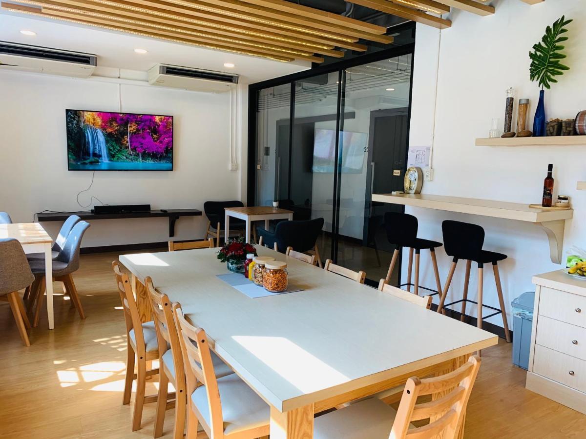 Daraya Hostel Bangkok Bagian luar foto