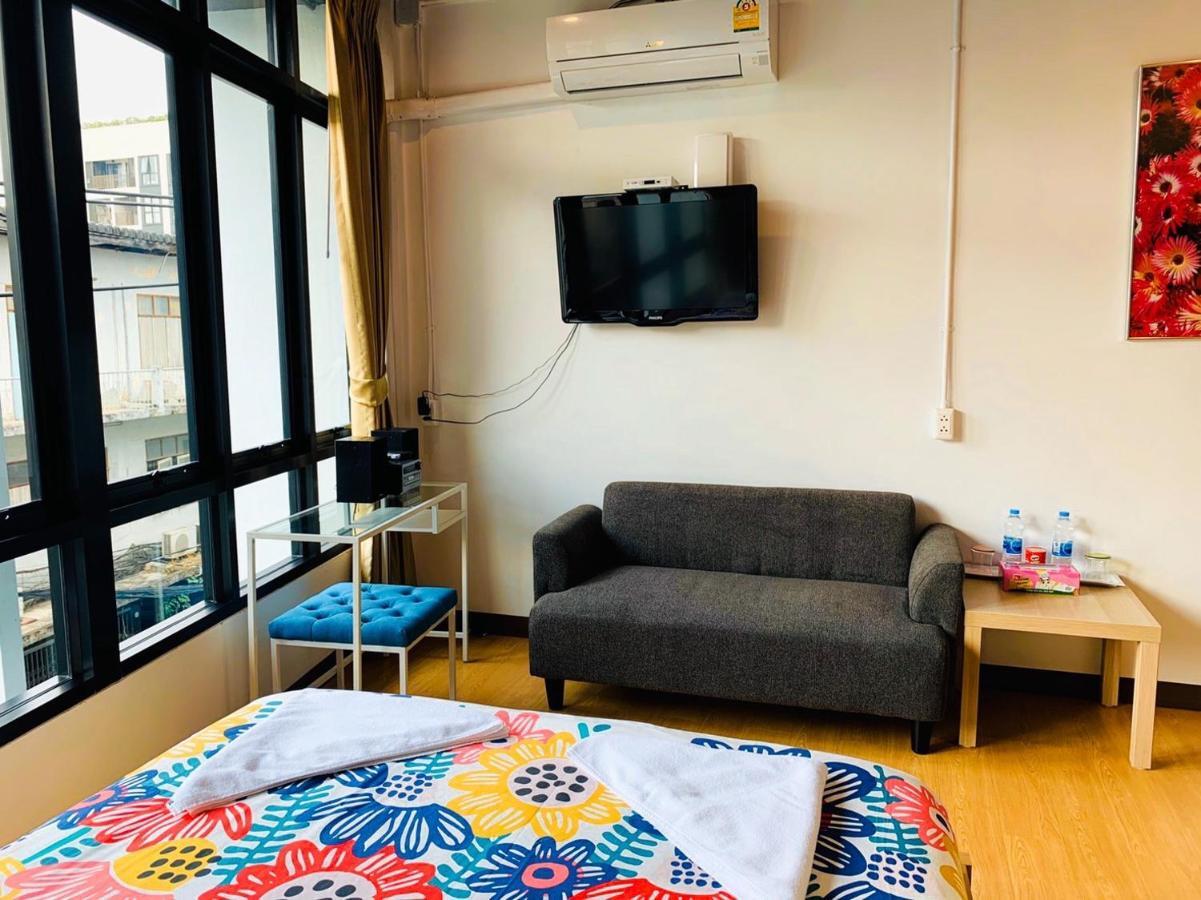 Daraya Hostel Bangkok Bagian luar foto