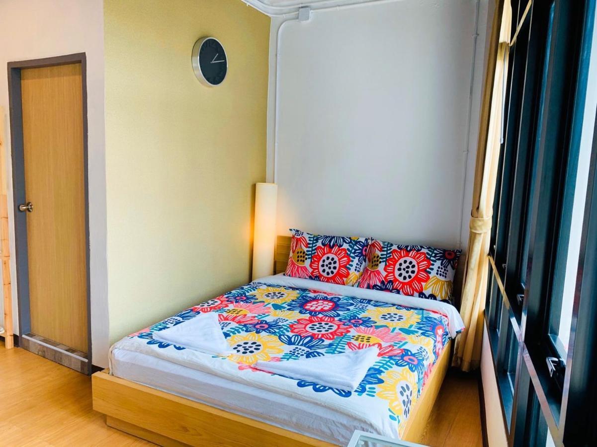 Daraya Hostel Bangkok Bagian luar foto